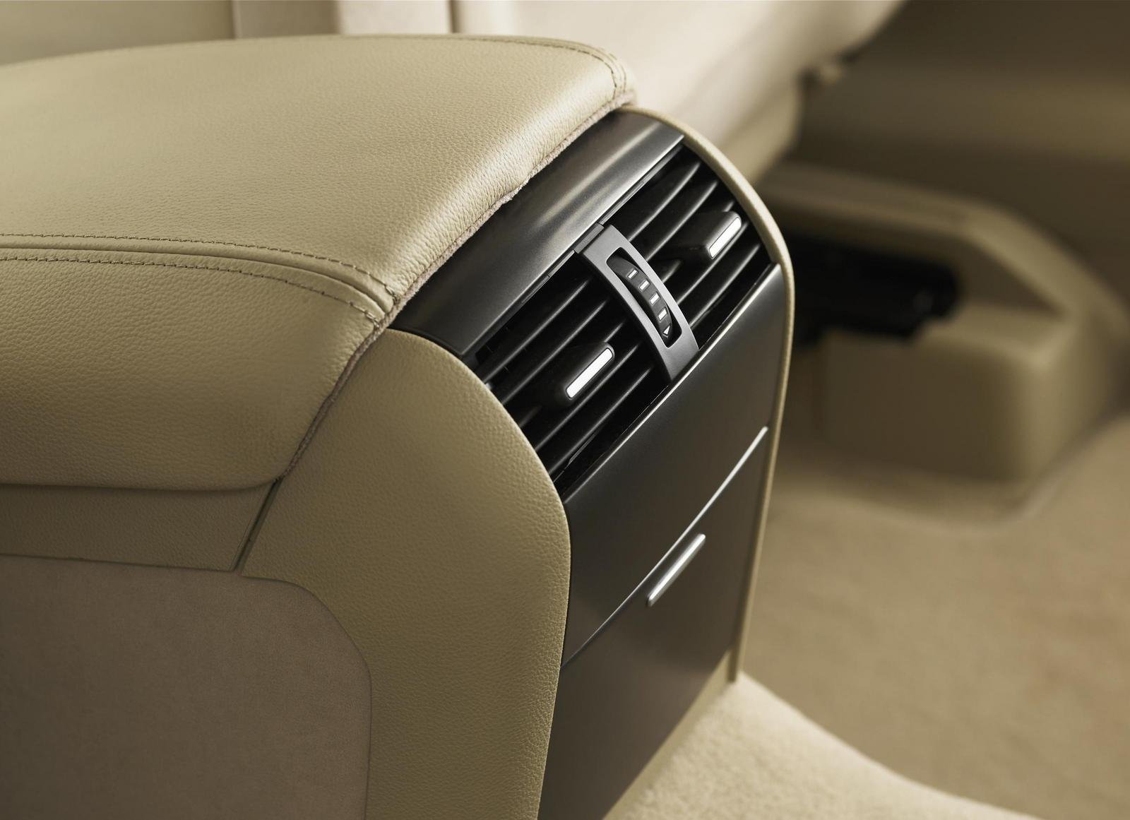 Holden Caprice/Statesman photo 33