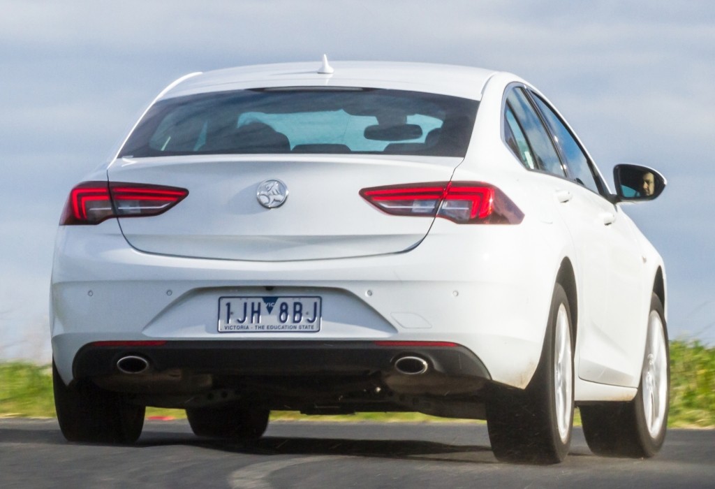 Holden Commodore Sedan photo 19