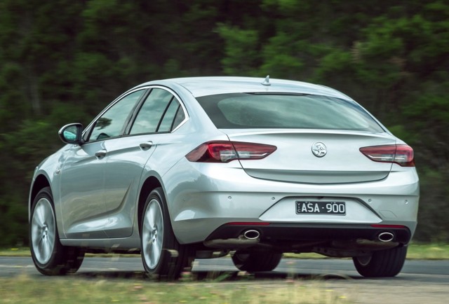 Holden Commodore Sedan photo 23