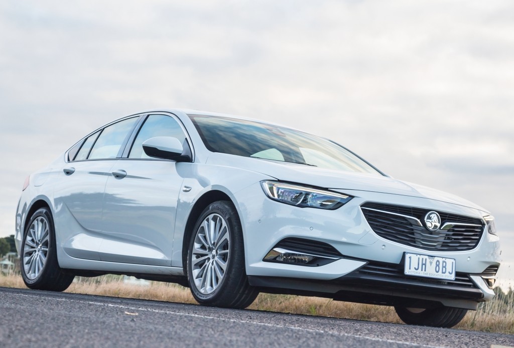 Holden Commodore Sedan photo 2