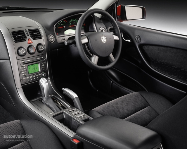 Holden Commodore Sedan photo 4
