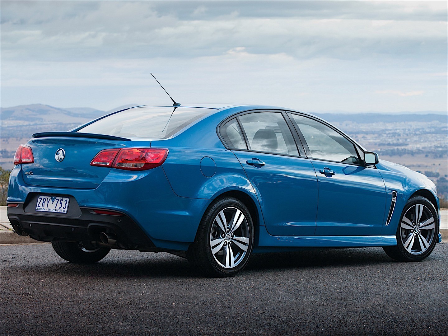 Holden Commodore Sedan photo 10