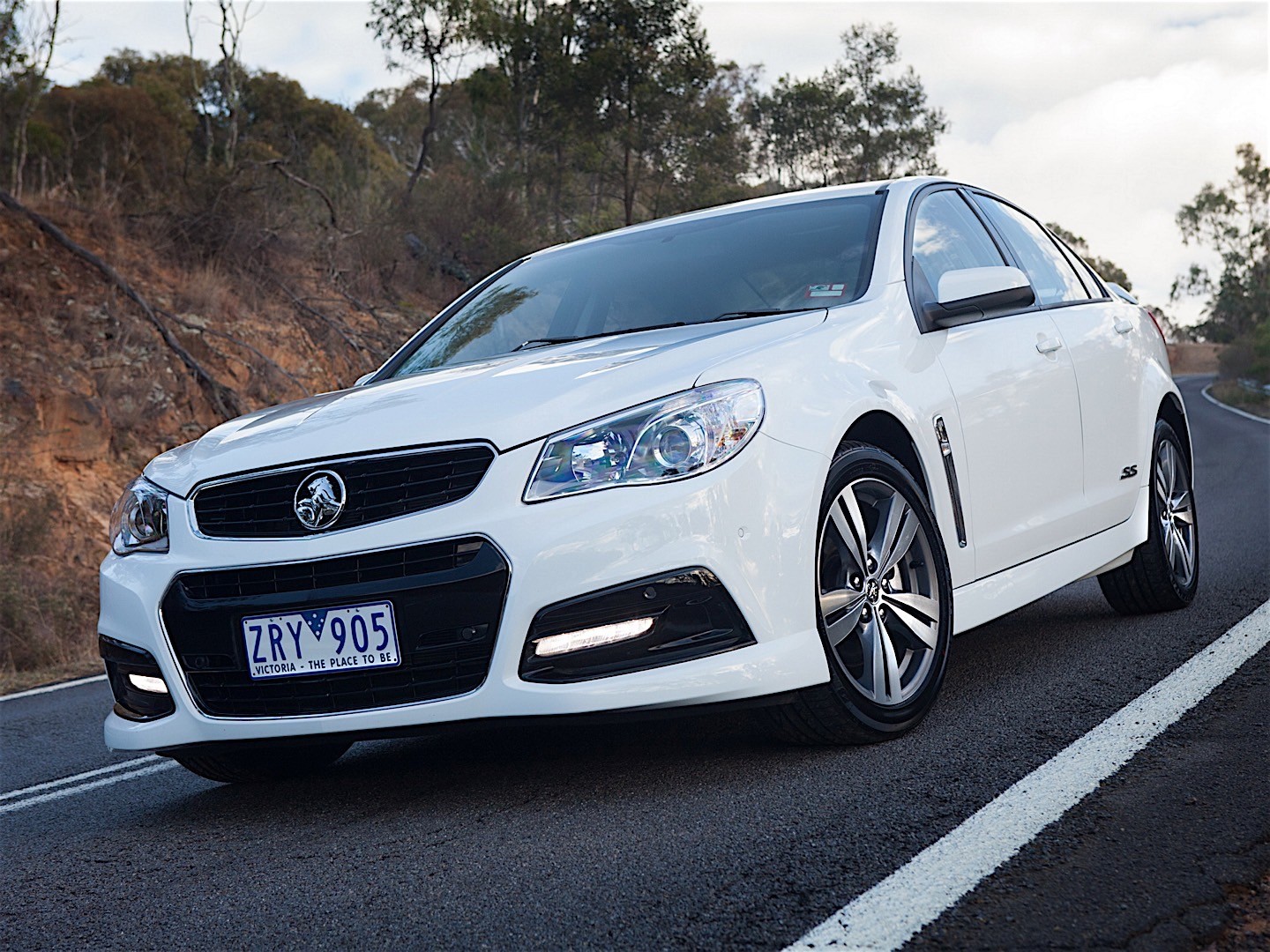 Holden Commodore Sedan photo 2