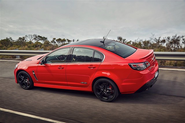 Holden Commodore Sedan photo 2