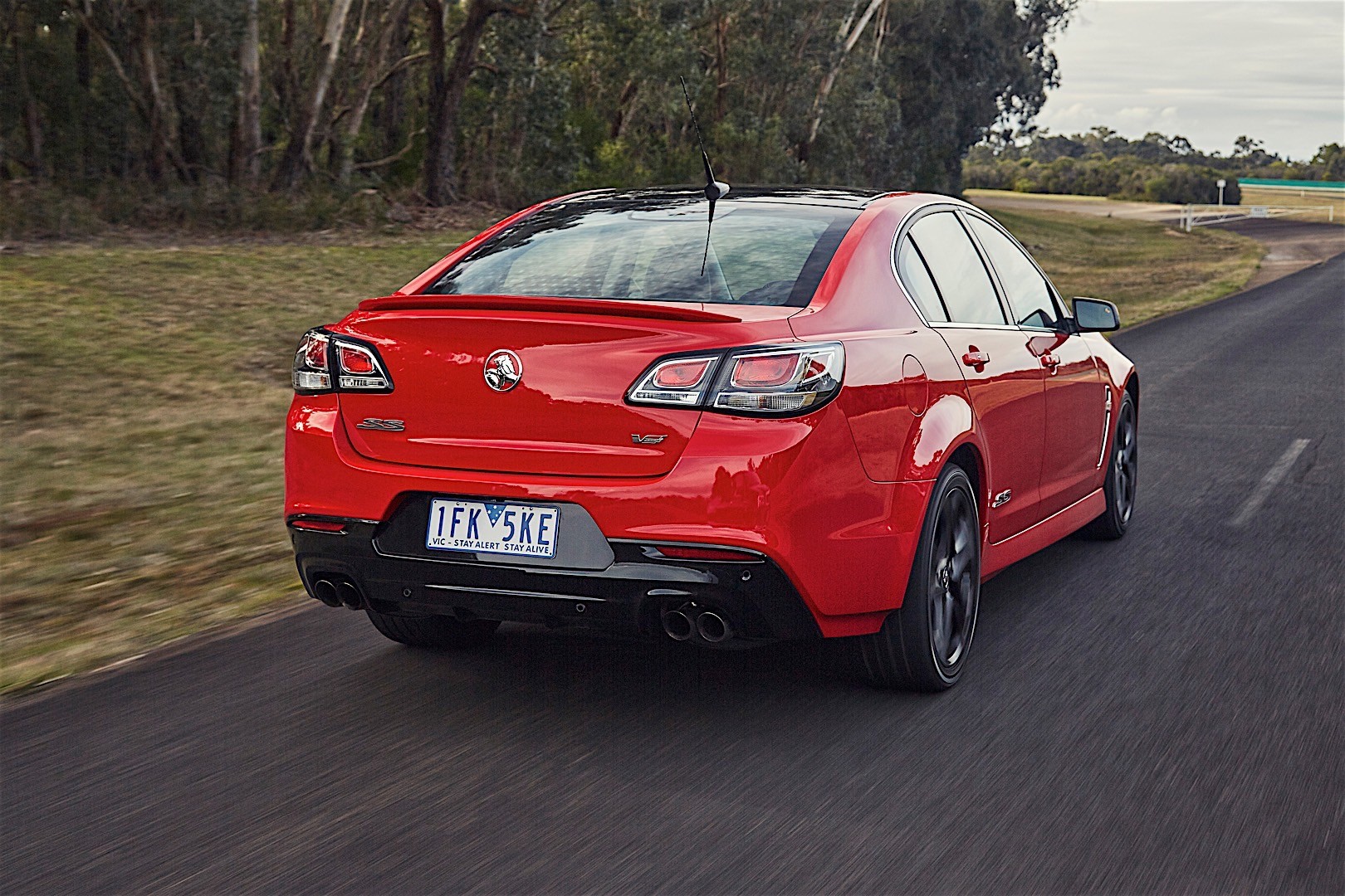 Holden Commodore Sedan photo 4