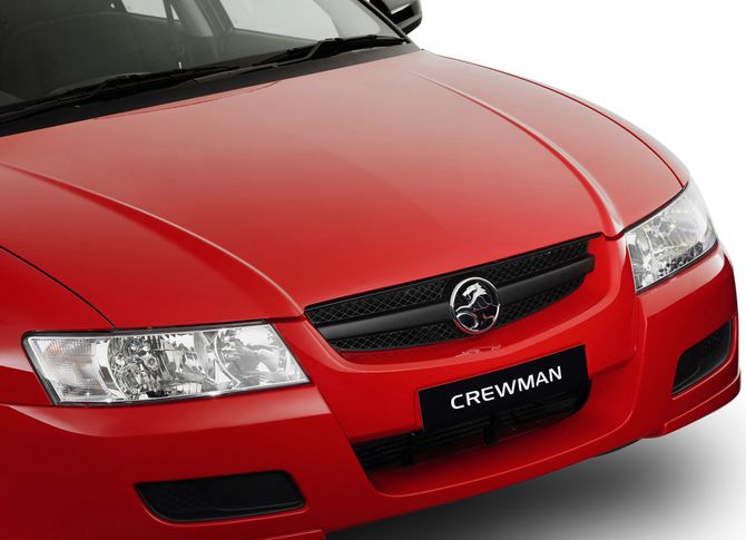 Holden Crewman photo 9