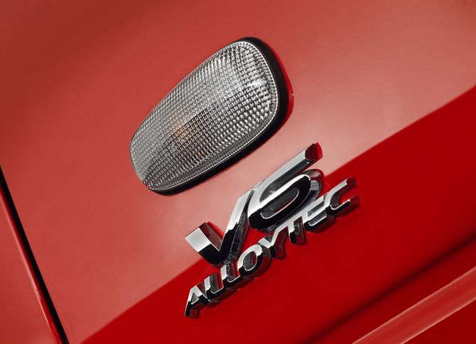 Holden Crewman photo 10