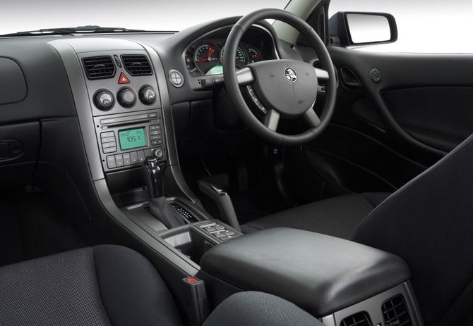 Holden Crewman photo 12