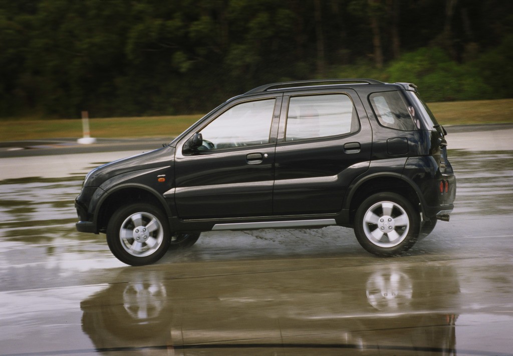 Holden Cruze Mk I photo 21