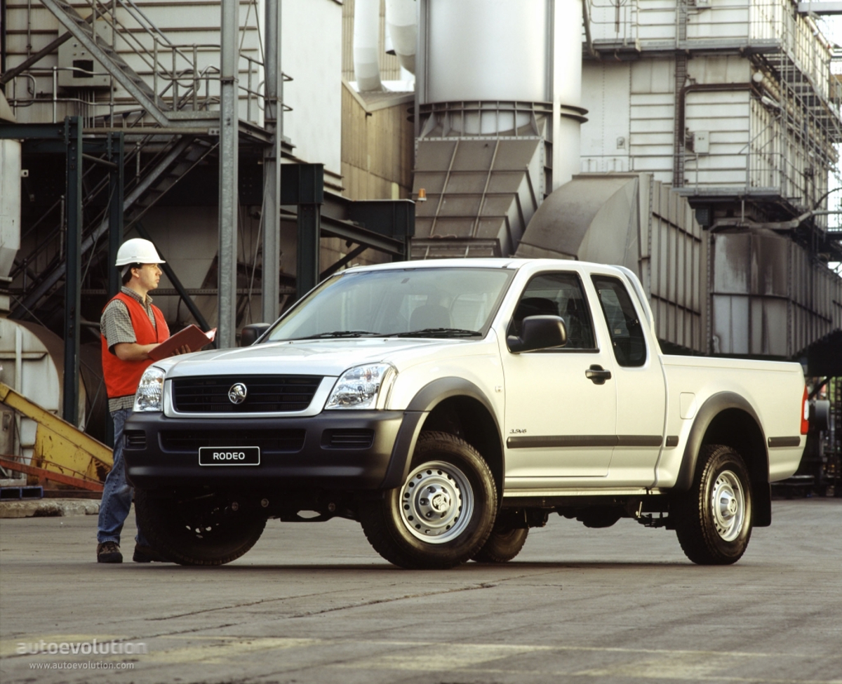 Holden HOLDEN Rodeo Double Cab 2.2L 5MT RWD (114 HP)