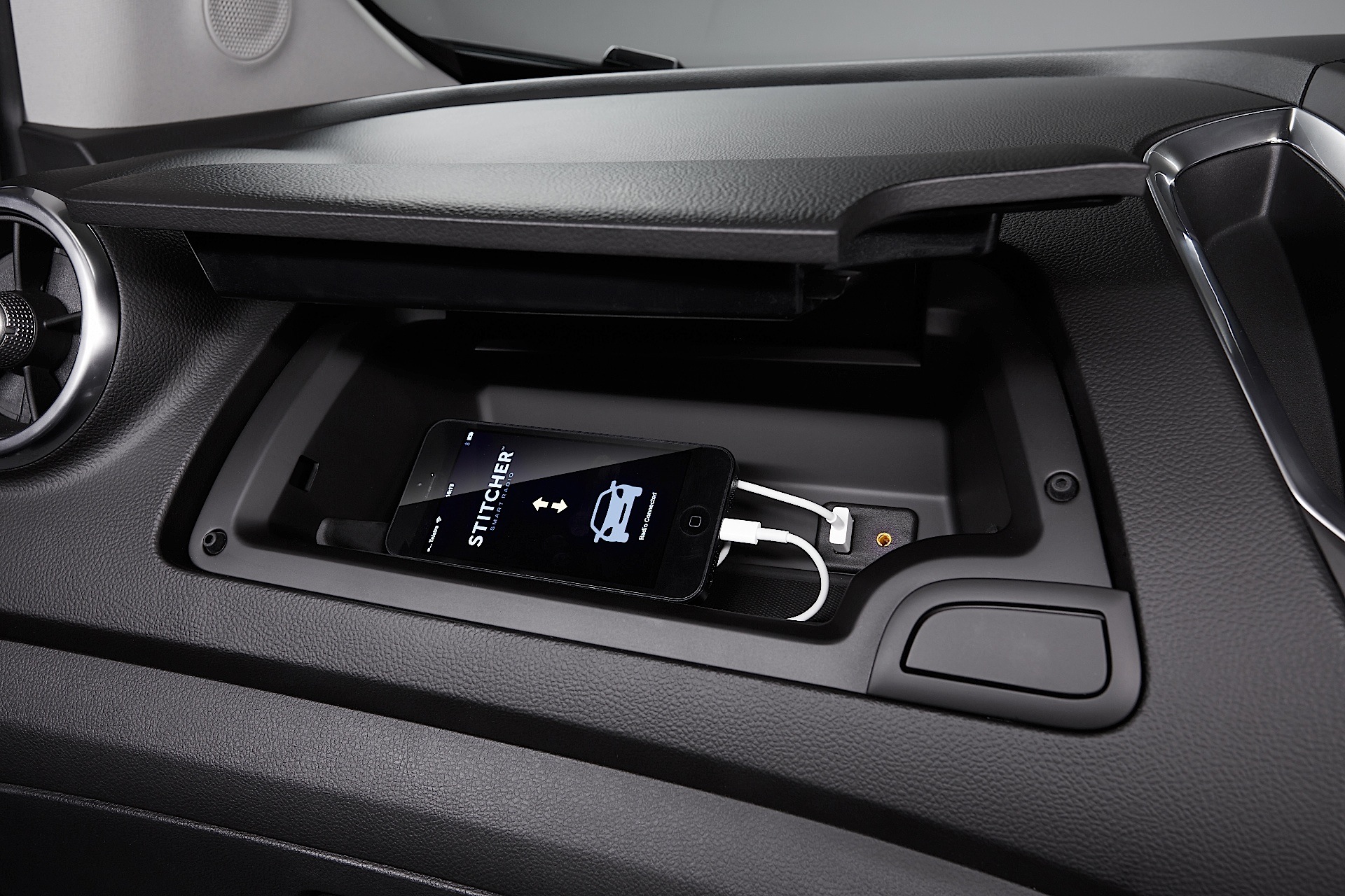 Holden Trax photo 37