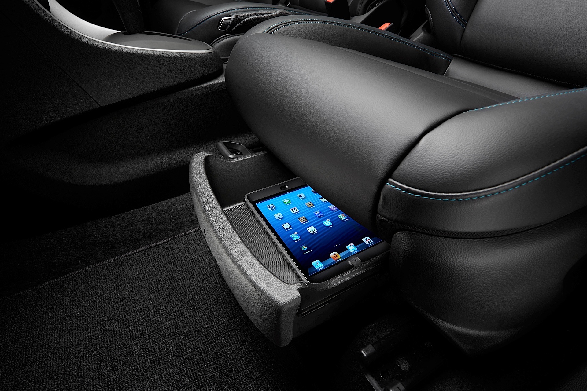 Holden Trax photo 38