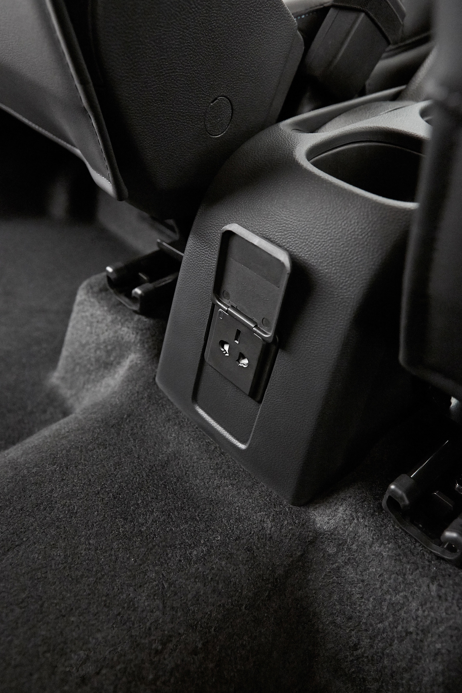 Holden Trax photo 40