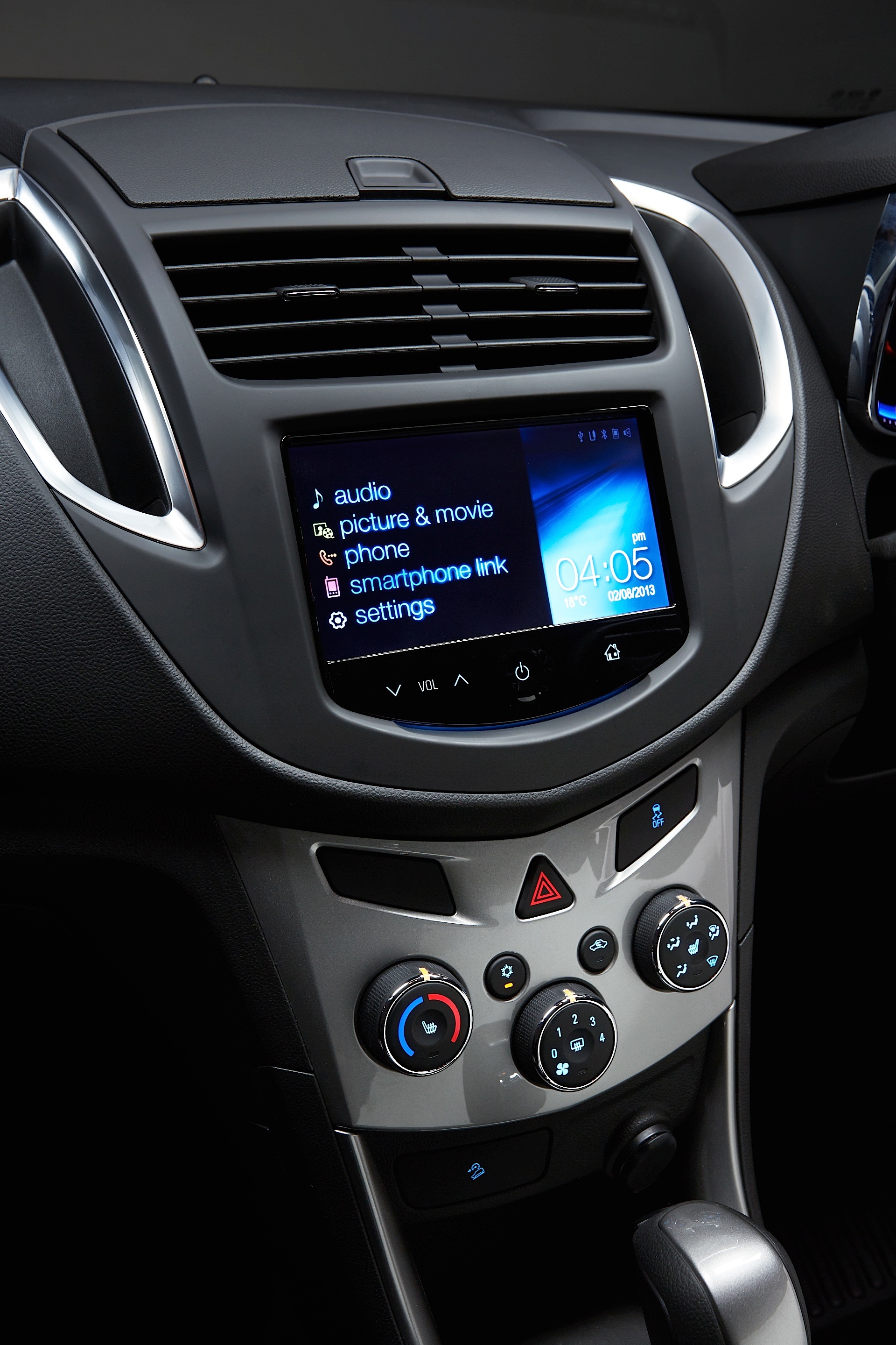 Holden Trax photo 26