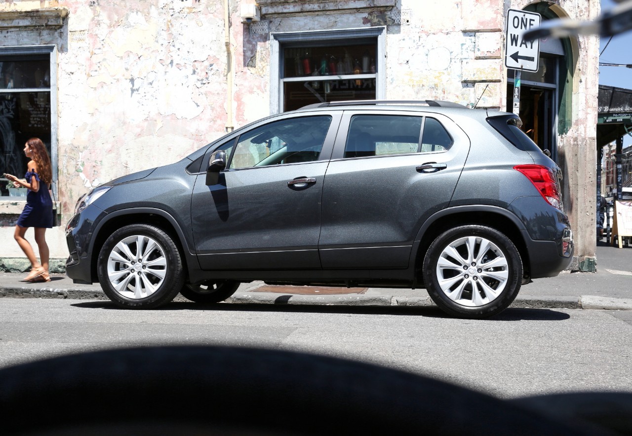 Holden Trax photo 14