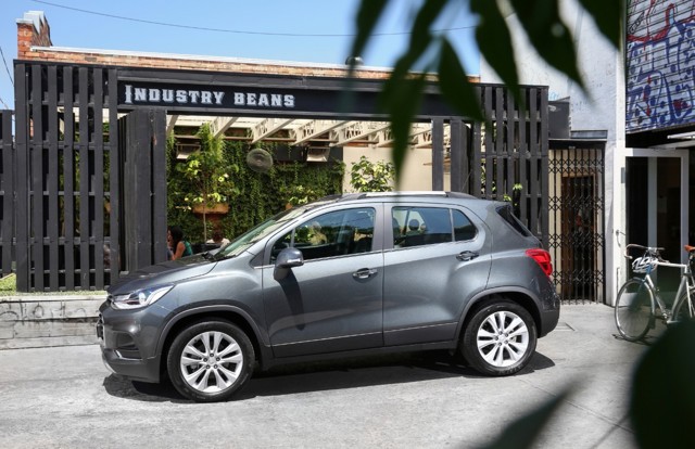 Holden Trax photo 16