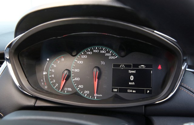 Holden Trax photo 20