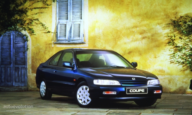 Honda Accord Coupe foto 2
