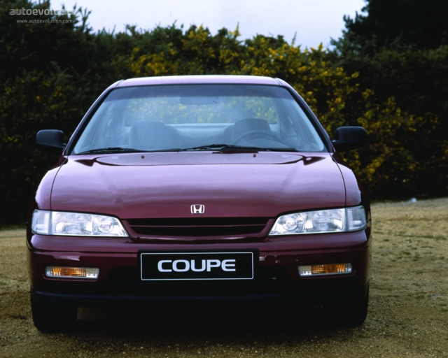 Honda Accord Coupe foto 3