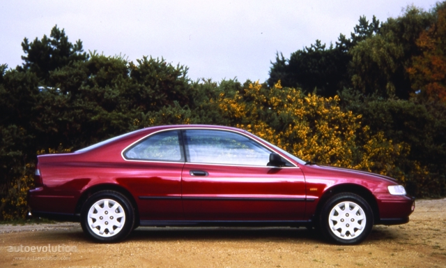 Honda Accord Coupe foto 4