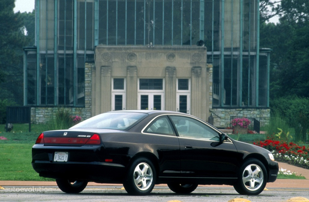 Honda Accord Coupe photo 6