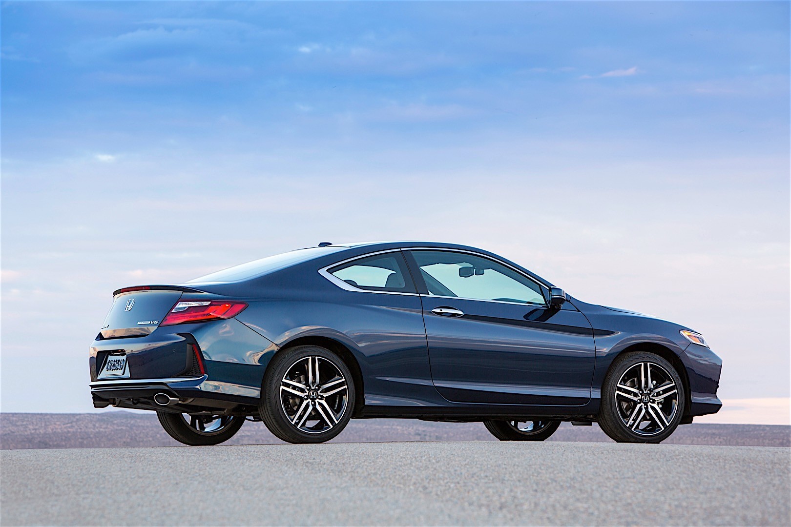Honda Accord Coupe photo 13