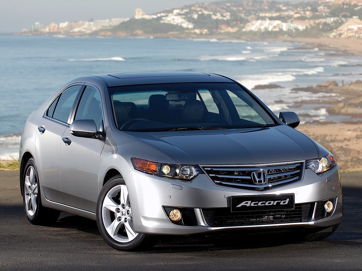 Honda Accord Euro photo 16
