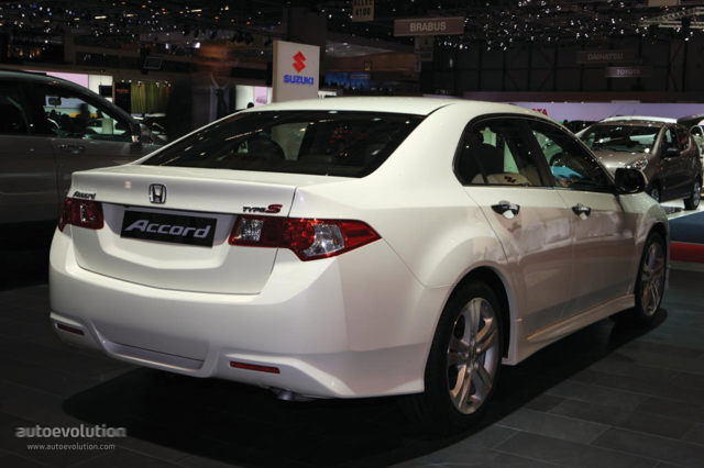 Honda Accord Euro foto 9