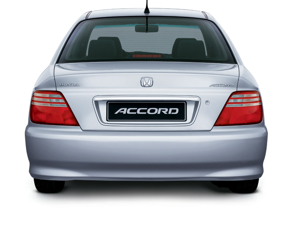 Honda Accord Euro photo 11