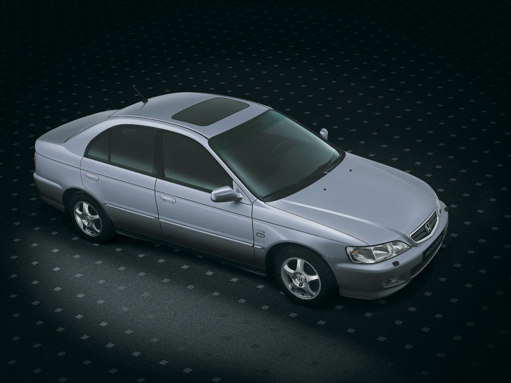 Honda Accord Euro photo 13