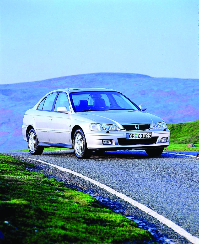Honda Accord Euro photo 3