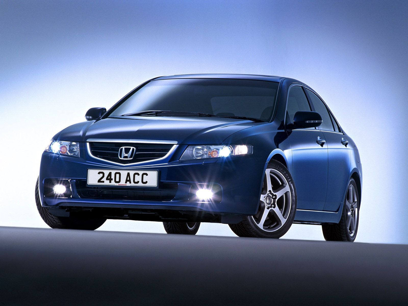 Honda Accord Euro photo 13