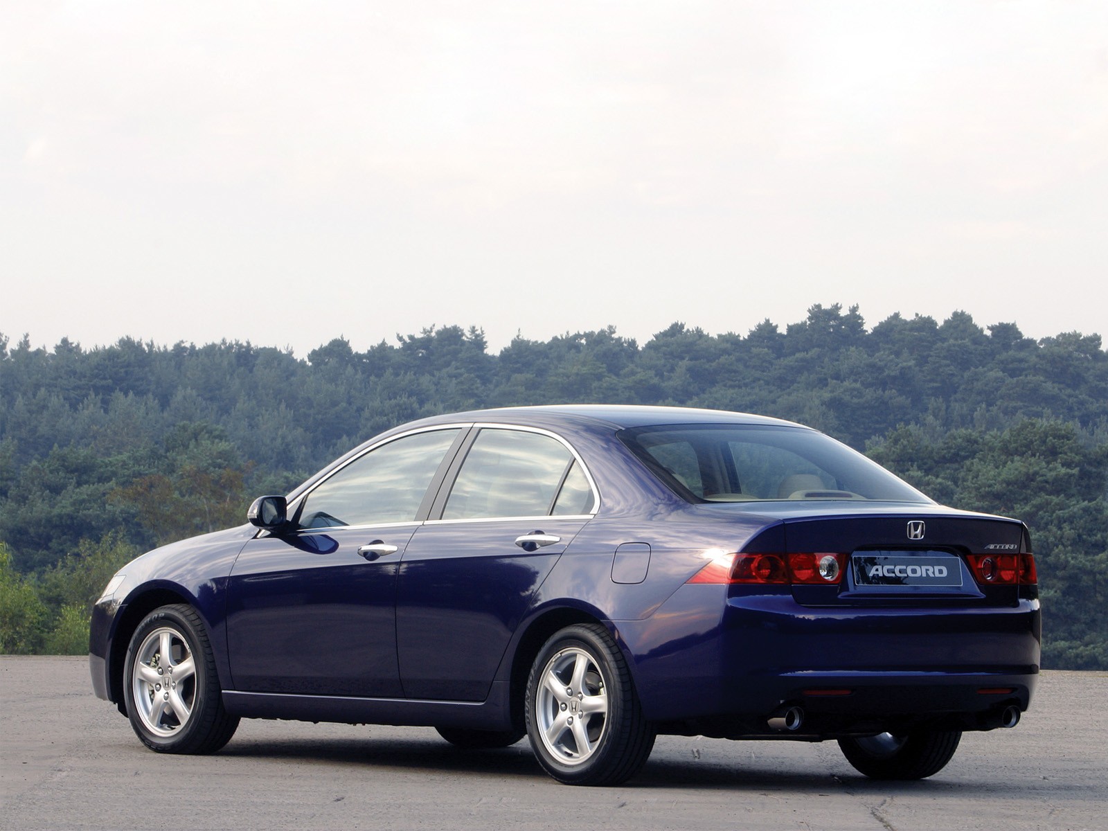 Honda Accord Euro photo 17