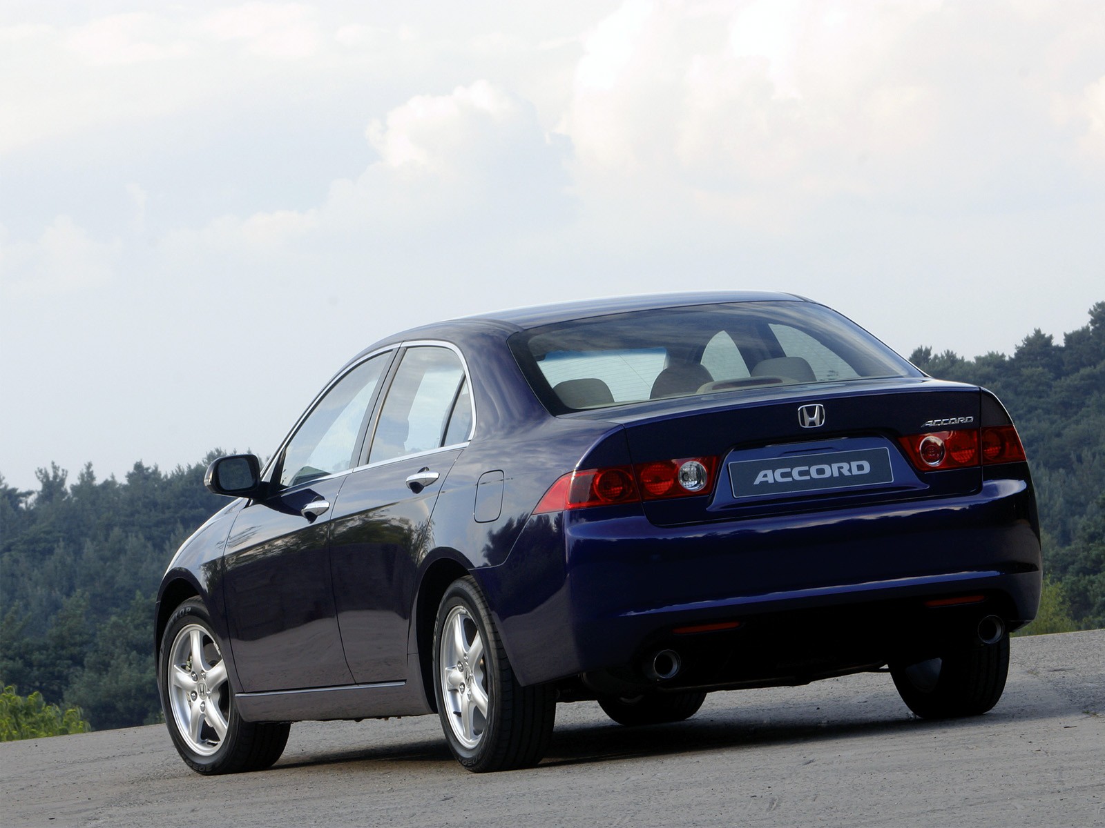 Honda Accord Euro photo 18
