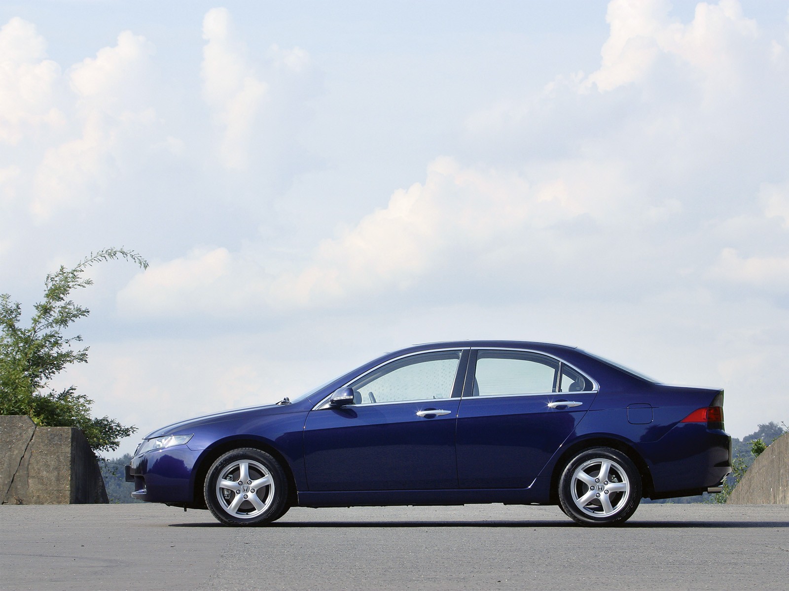 Honda Accord Euro photo 21