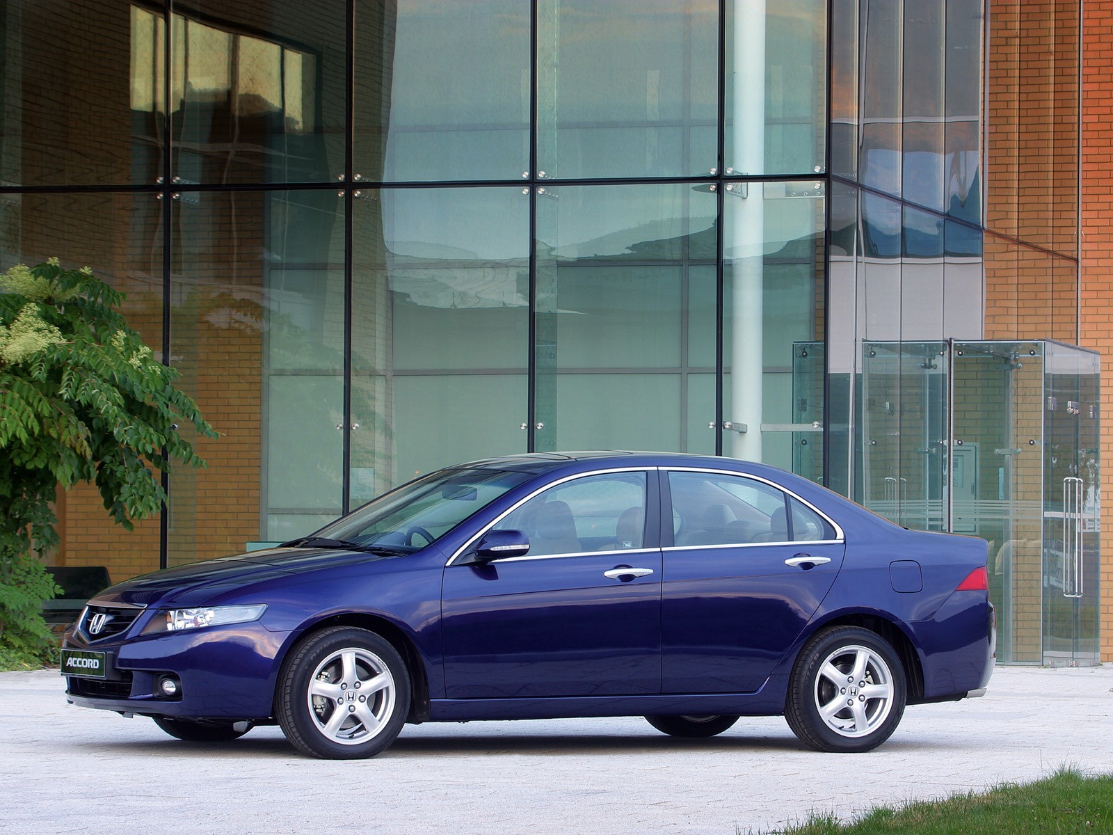 Honda Accord Euro photo 22