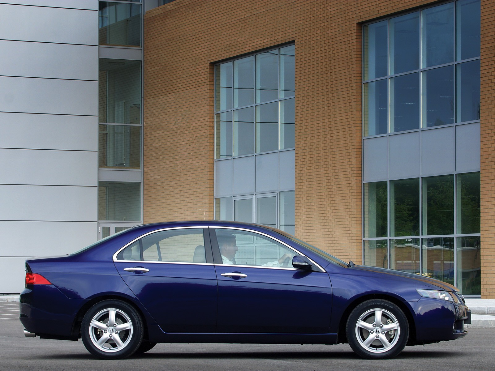 Honda Accord Euro photo 27