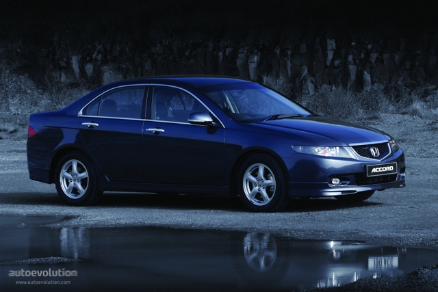 Honda Accord Euro Foto 2