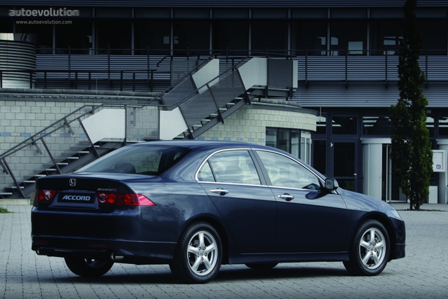 Honda Accord Euro Foto 3