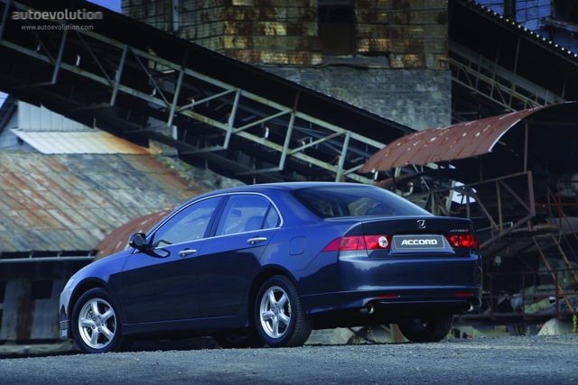 Honda Accord Euro Foto 4