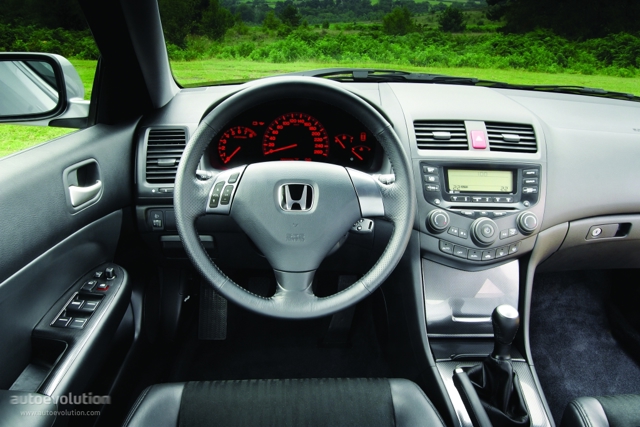 Honda Accord Euro Foto 73