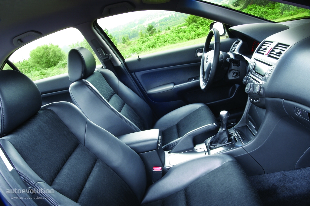 Honda Accord Euro photo 75