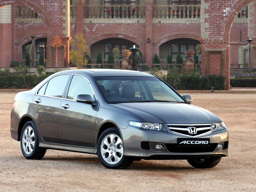 Honda Accord Euro photo 5
