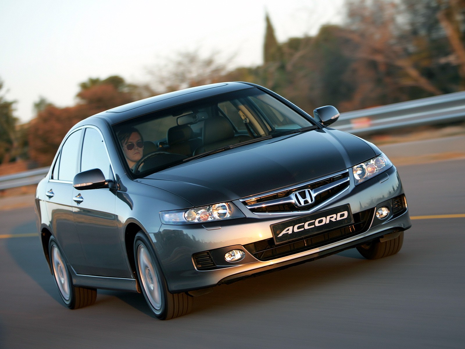 Honda Accord Euro photo 8