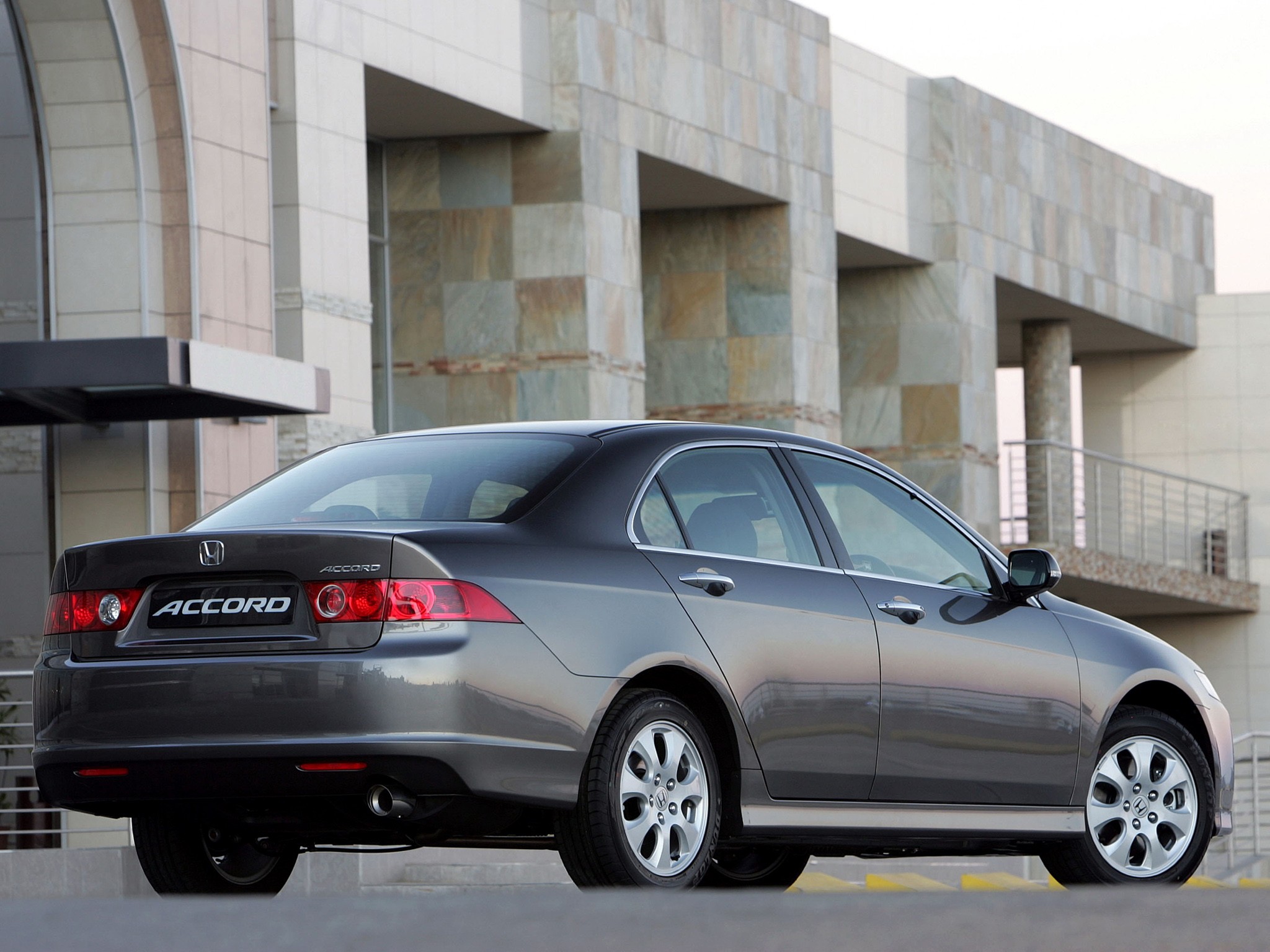 Honda Accord Euro photo 12