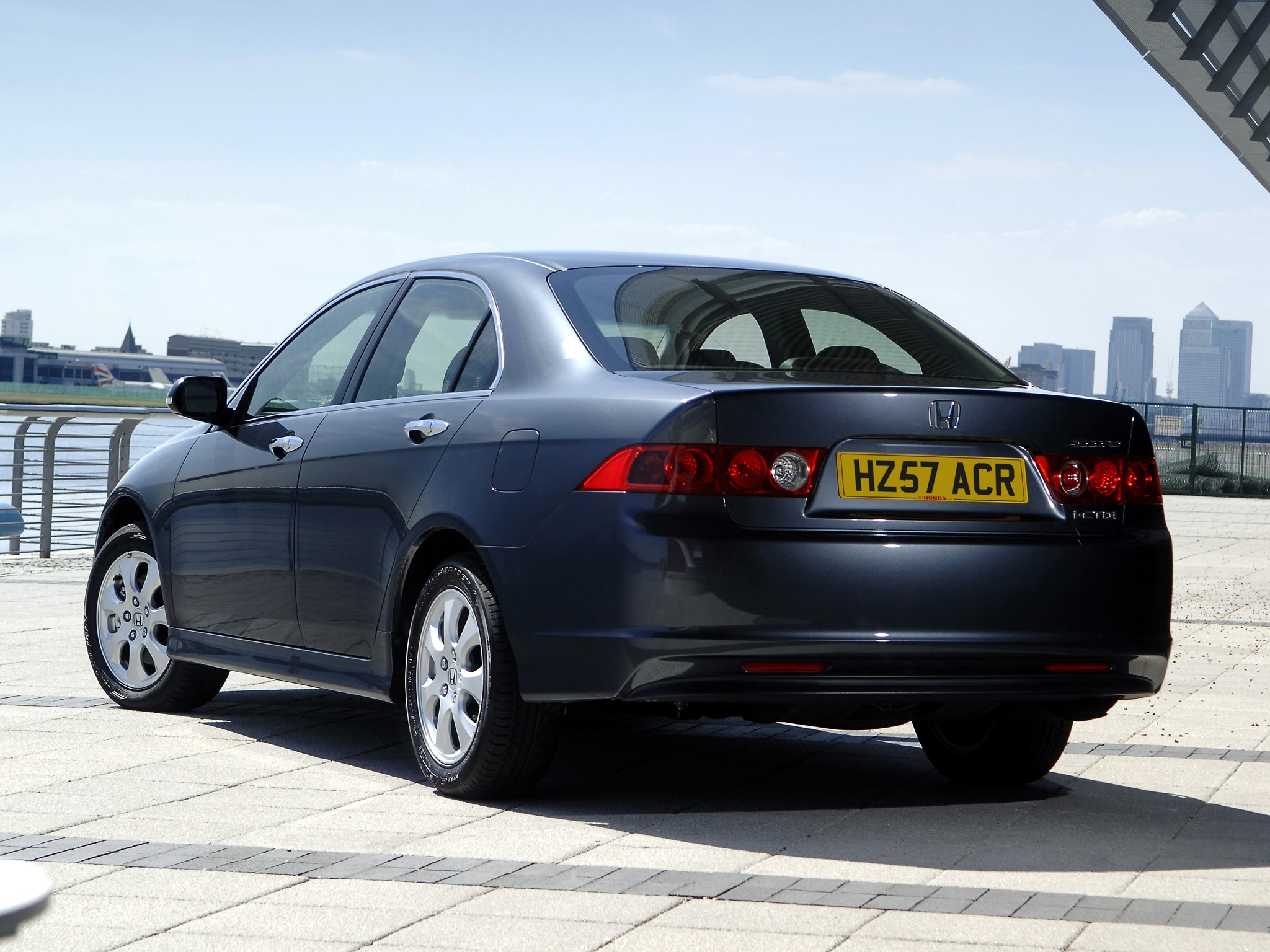 Honda Accord Euro photo 17