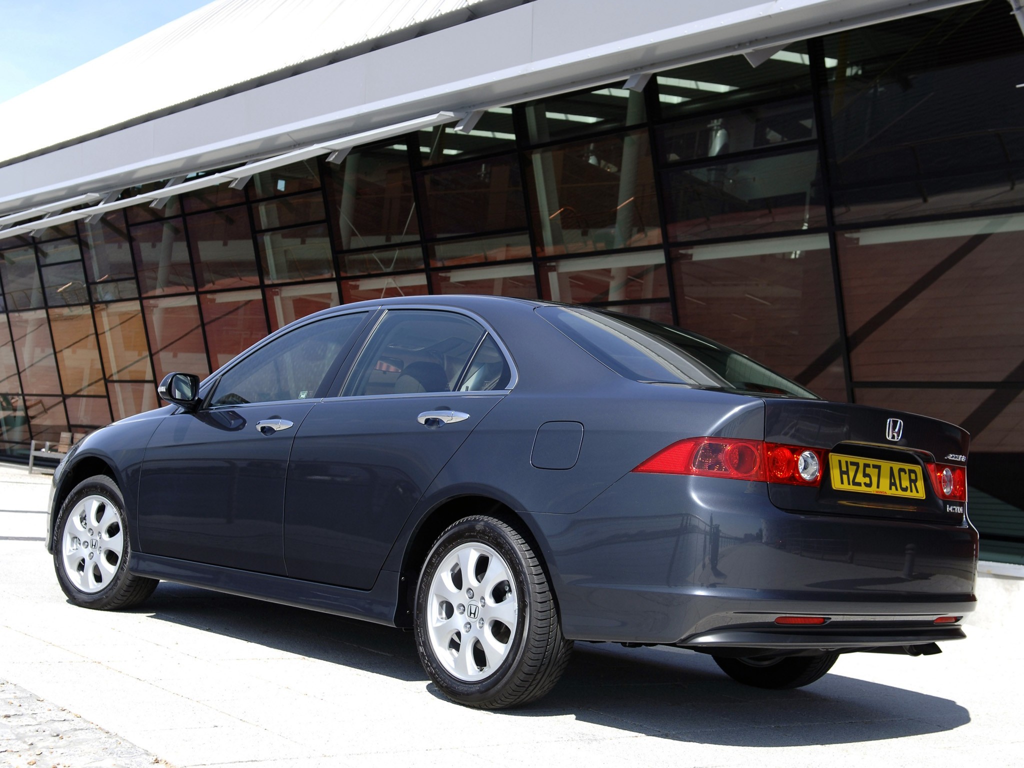 Honda Accord Euro photo 19