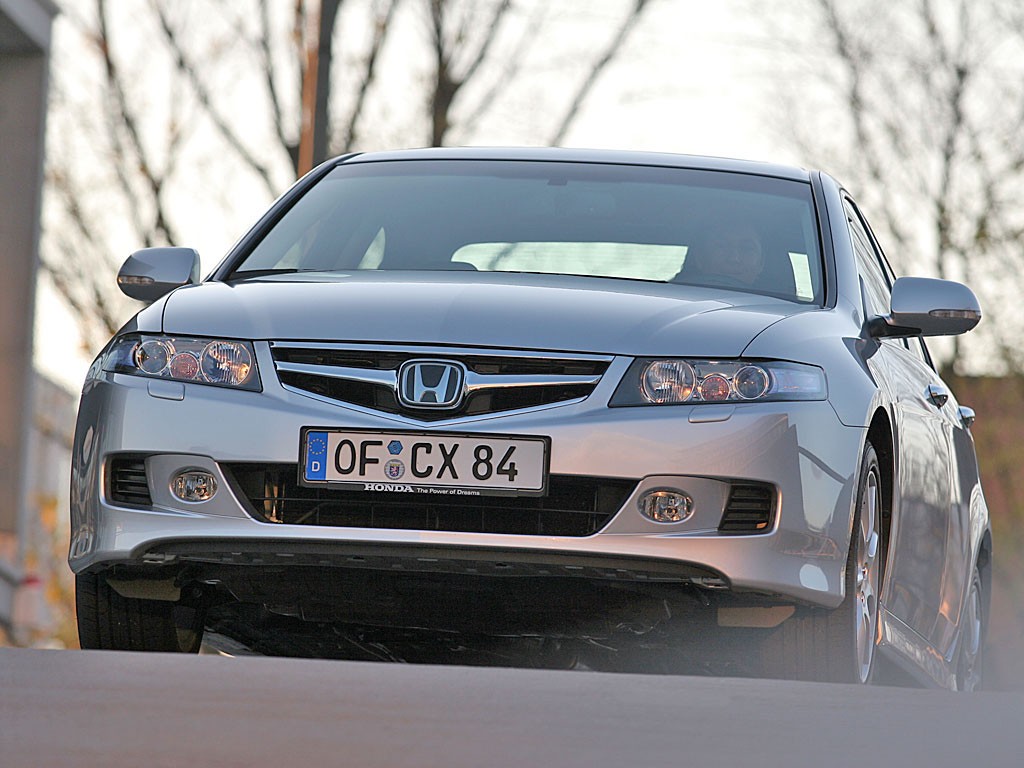 Honda Accord Euro photo 28