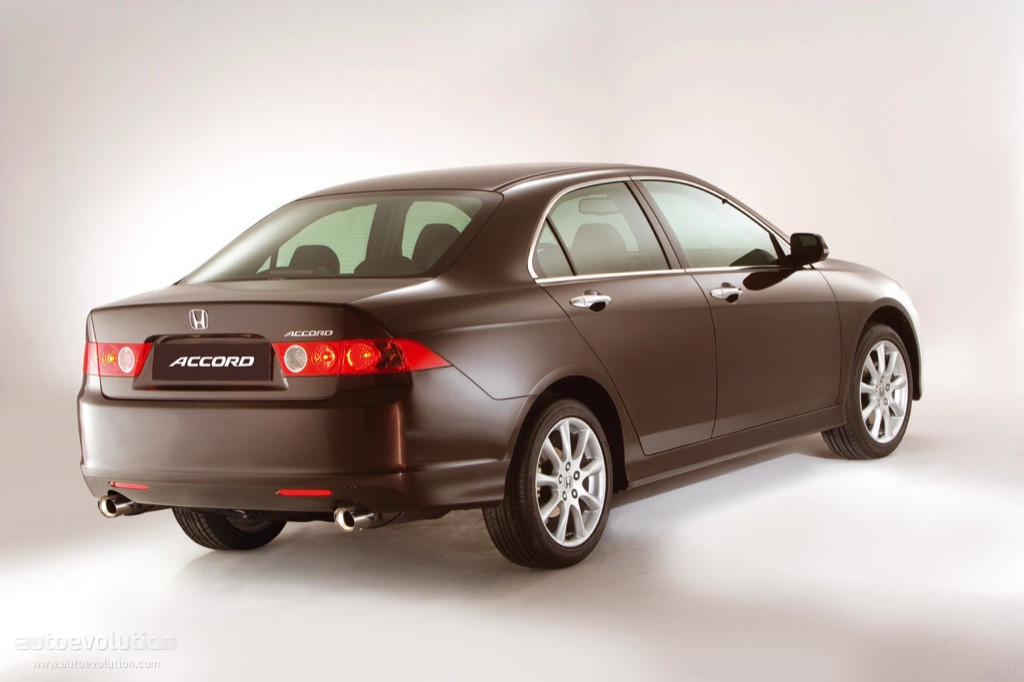 Honda Accord Euro photo 2