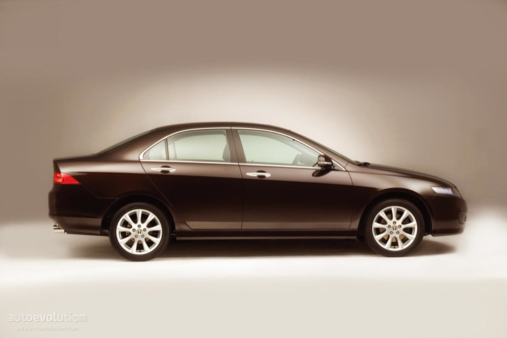 Honda Accord Euro photo 3